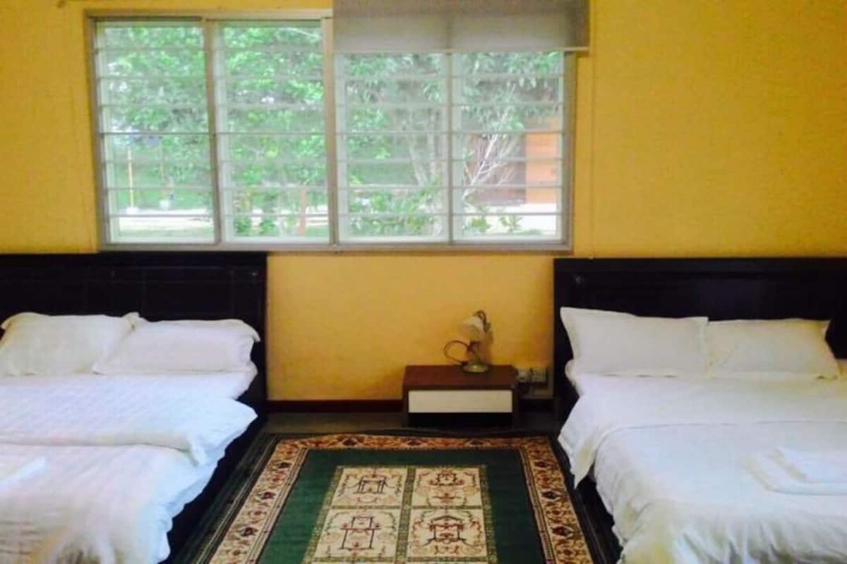 Chambre Double Familiale, salle de bains privée, rez-de-chaussée