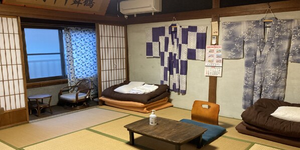 [Main Building] Japanese Room, Non Smoking - 1-2 people use | Individually decorated, iron/ironing board, free WiFi, bed sheets
