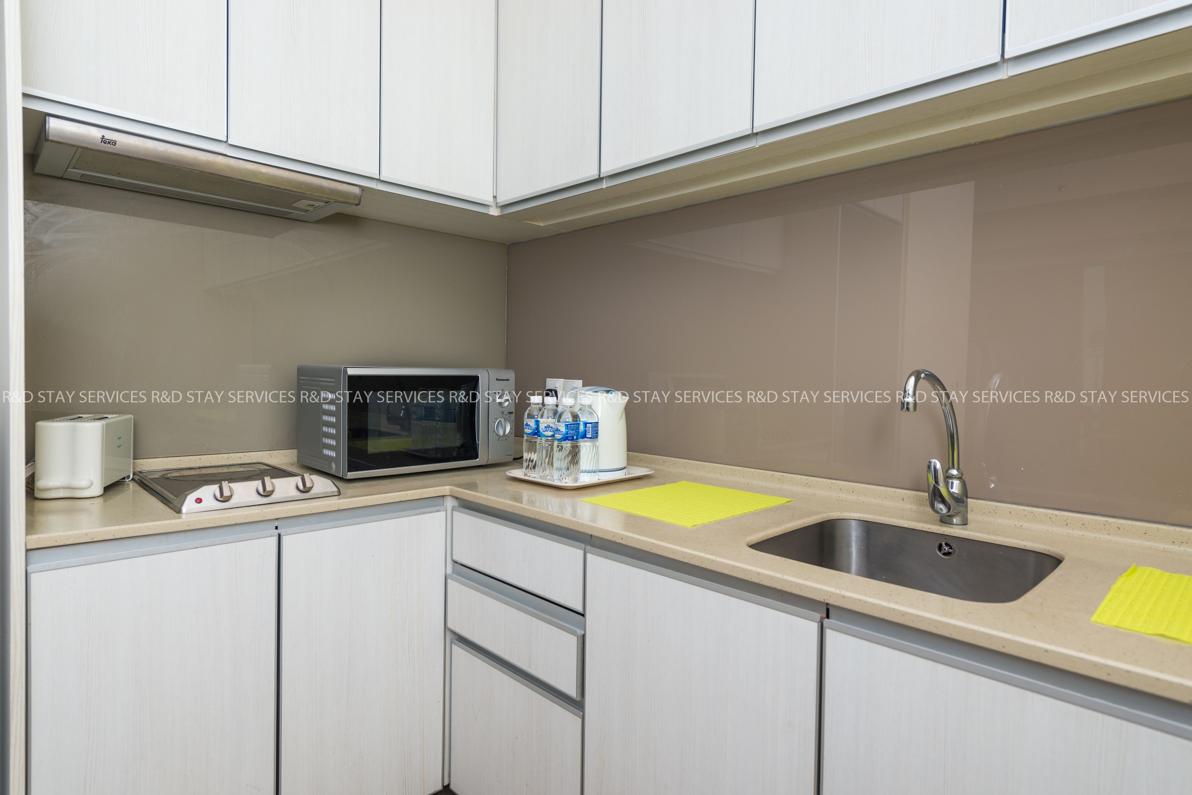 family apartment, 2 bedrooms, accessible, 2 bathrooms | private kitchenette | fridge, stovetop, dishwasher, cookware/dishes/utensils