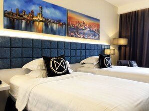 Deluxe Twin Room | Minibar, in-room safe, desk, iron/ironing board - M Roof Hotel & Residences (Ipoh)