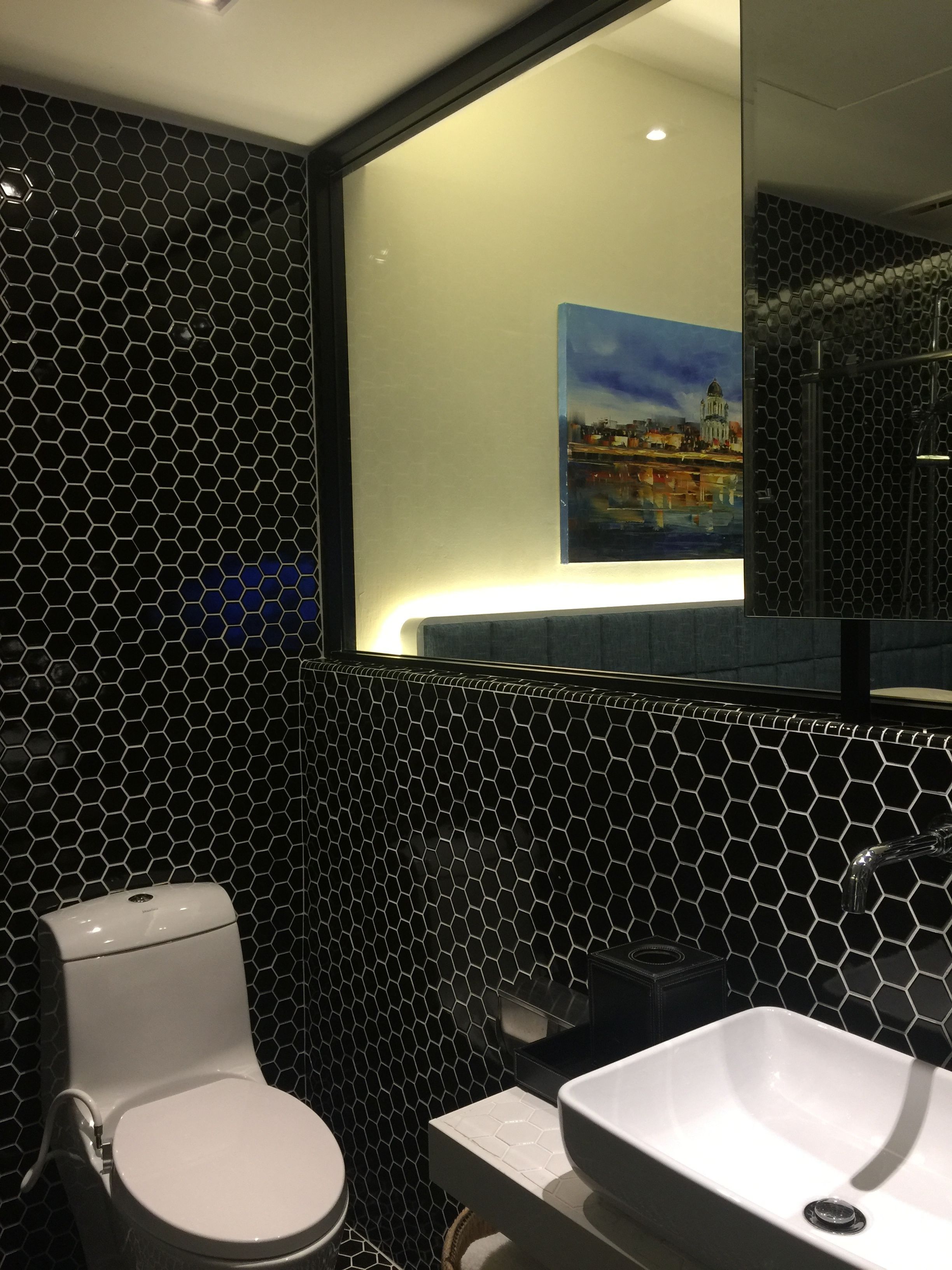 superior queen room | bathroom sink