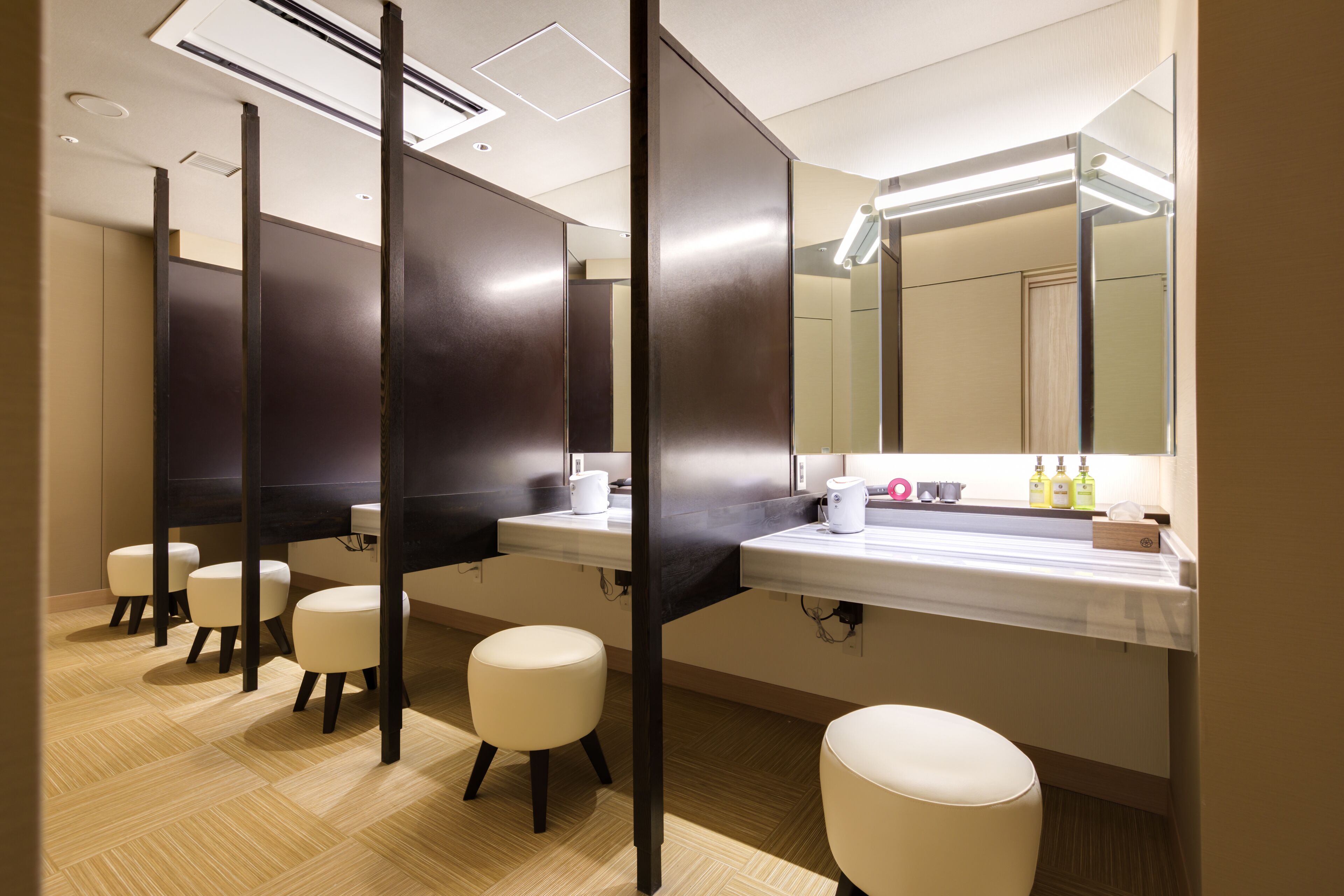 body treatments, facials, 1 treatment room