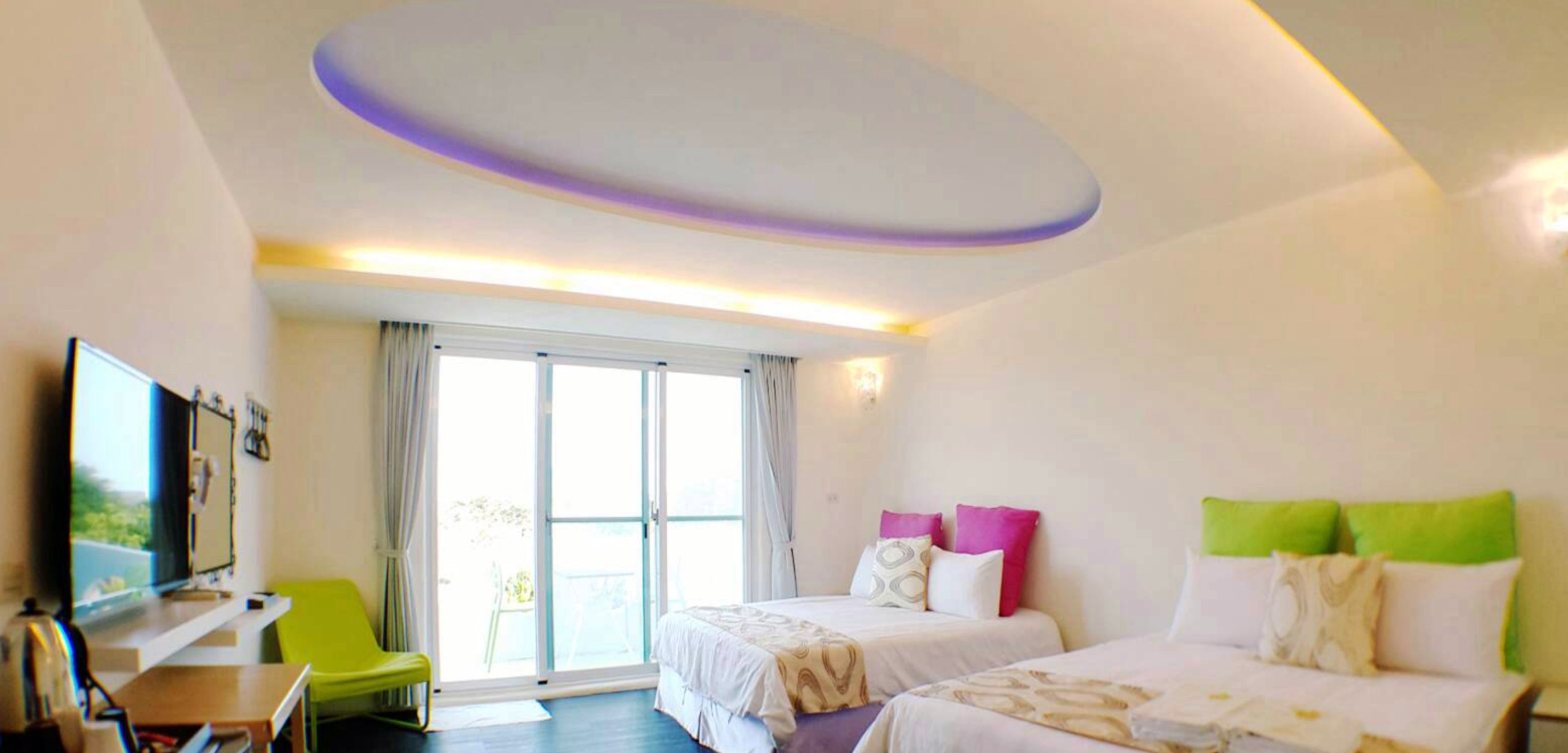 Phòng 4, đối diện biển | Bàn, màn/rèm cản sáng, truy cập Internet không dây miễn phí 