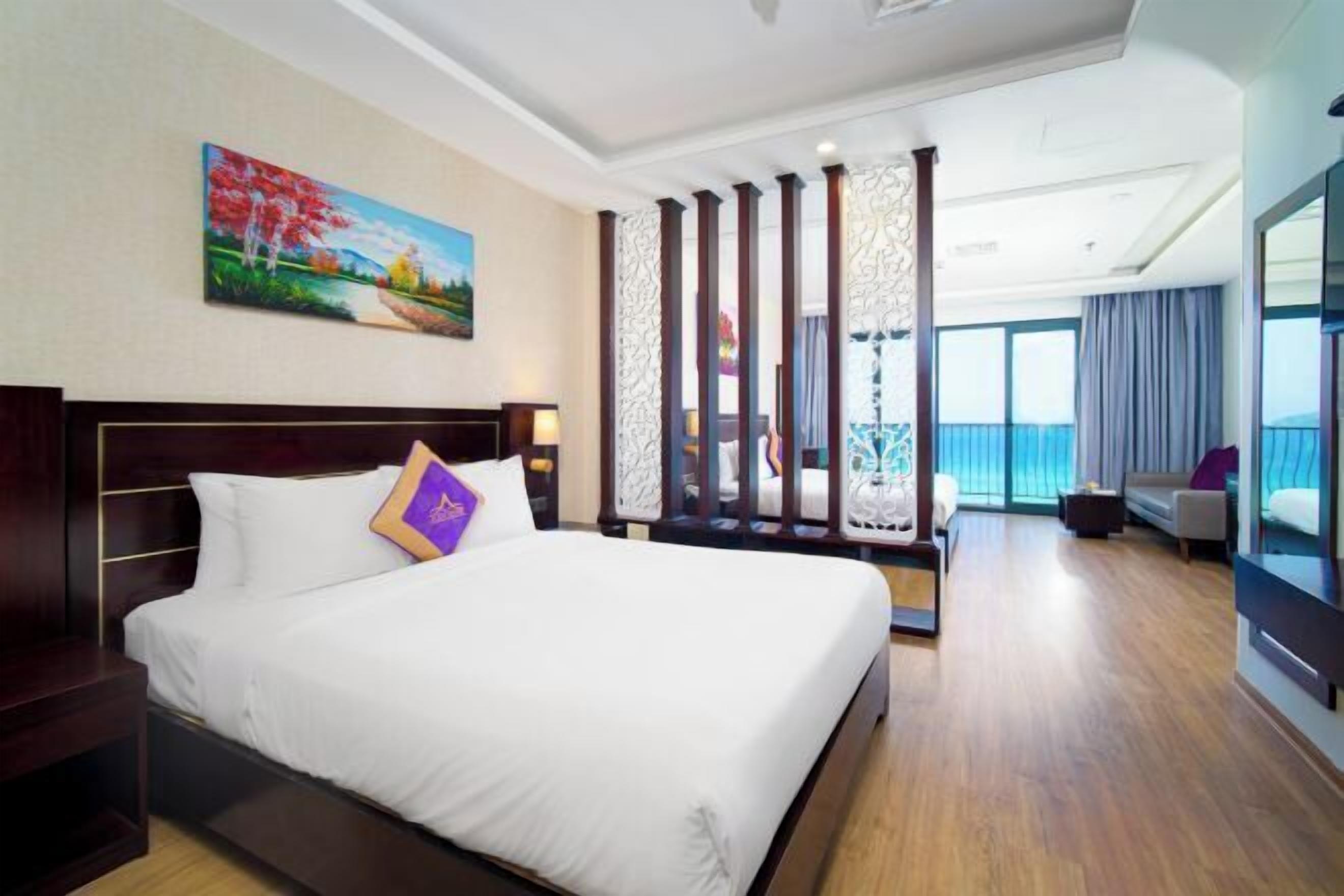 Egyptian cotton sheets, premium bedding, pillow-top beds, in-room safe
