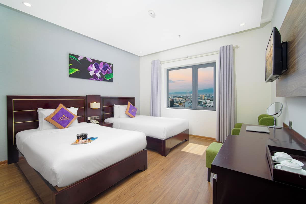Twin Room, City View | 1 bedroom, Egyptian cotton sheets, premium bedding, pillowtop beds
