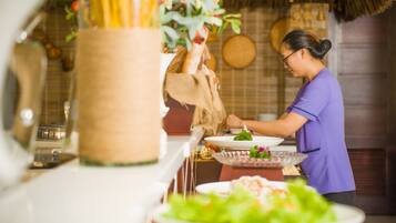 Free daily buffet breakfast
