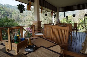 Breakfast area - Phuoobfa Resort (Mae Rim)