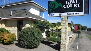 Esterni