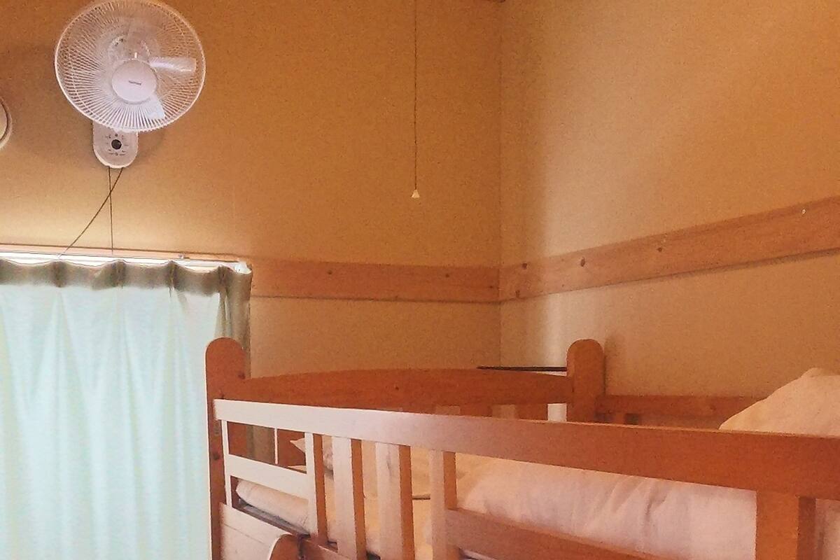 룸, 공용 욕실 (Bunk Beds) | 무료 WiFi, 침대 시트