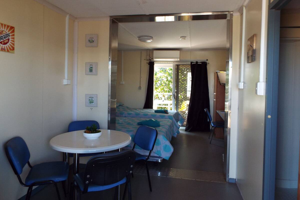 Deluxe-Zimmer | Essbereich im Zimmer