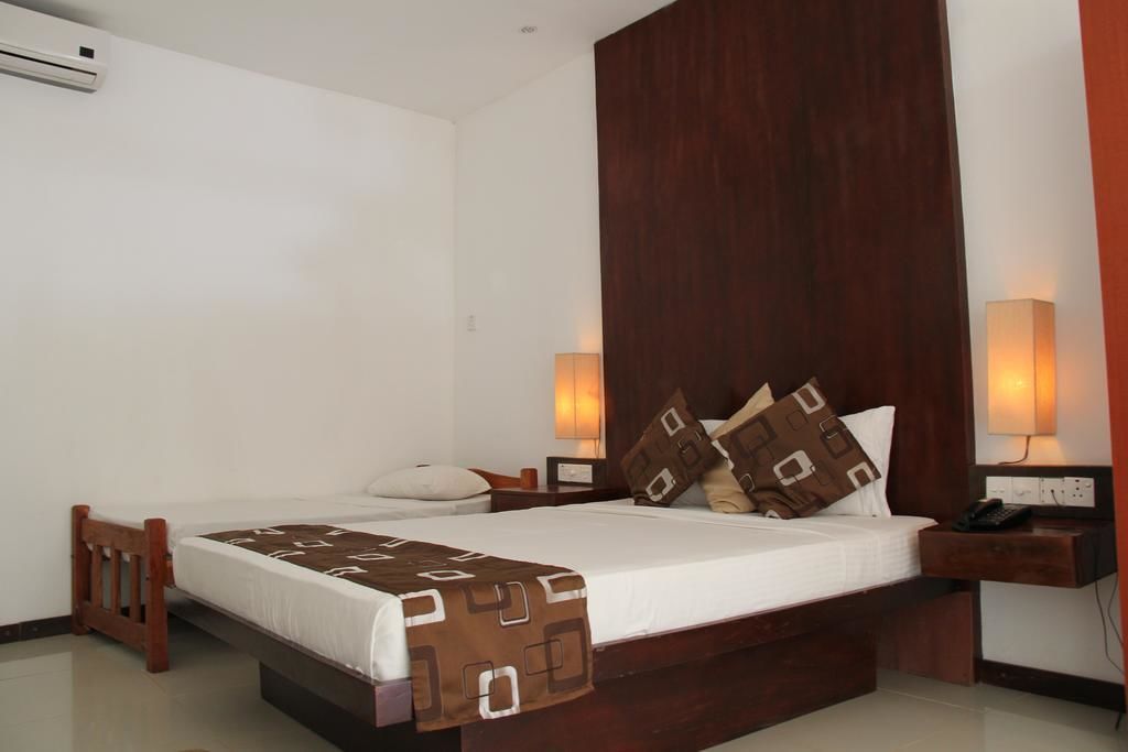 Minibar, desk, iron/ironing board, rollaway beds