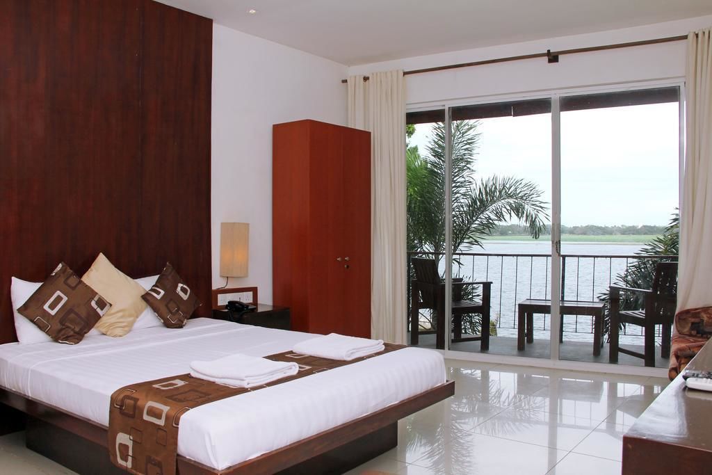 Minibar, desk, iron/ironing board, rollaway beds