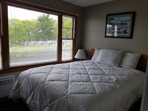Individually furnished, soundproofing, iron/ironing board, free WiFi