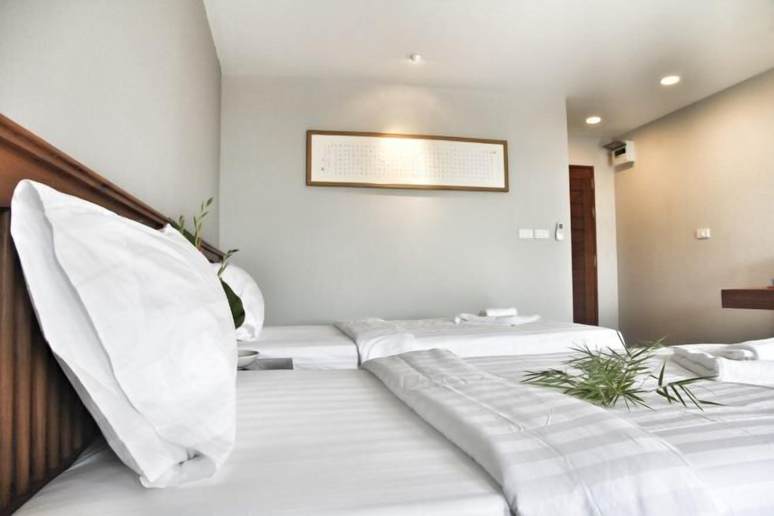 Bureau, Wi-Fi gratuit, draps fournis