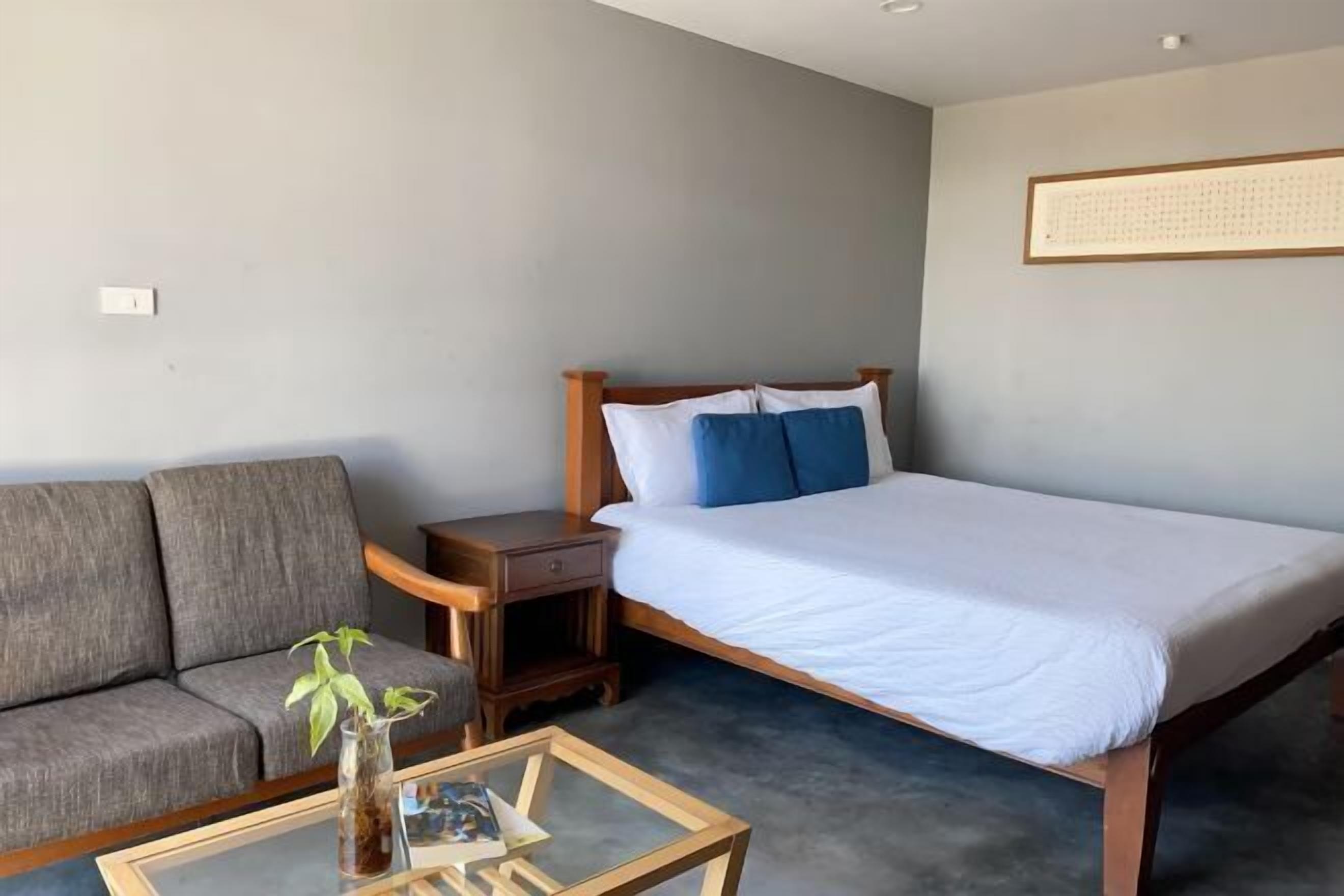 Bureau, Wi-Fi gratuit, draps fournis