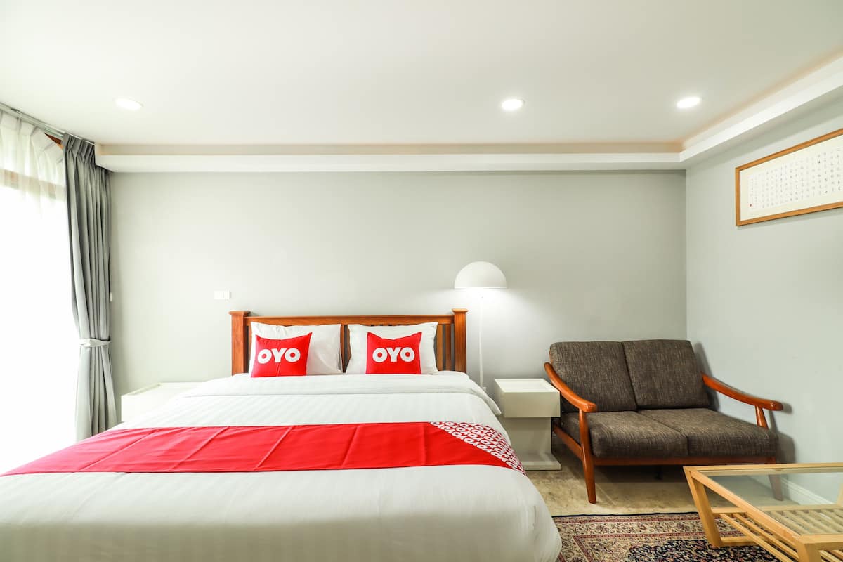 Deluxe Double Room | Desk, free WiFi, bed sheets
