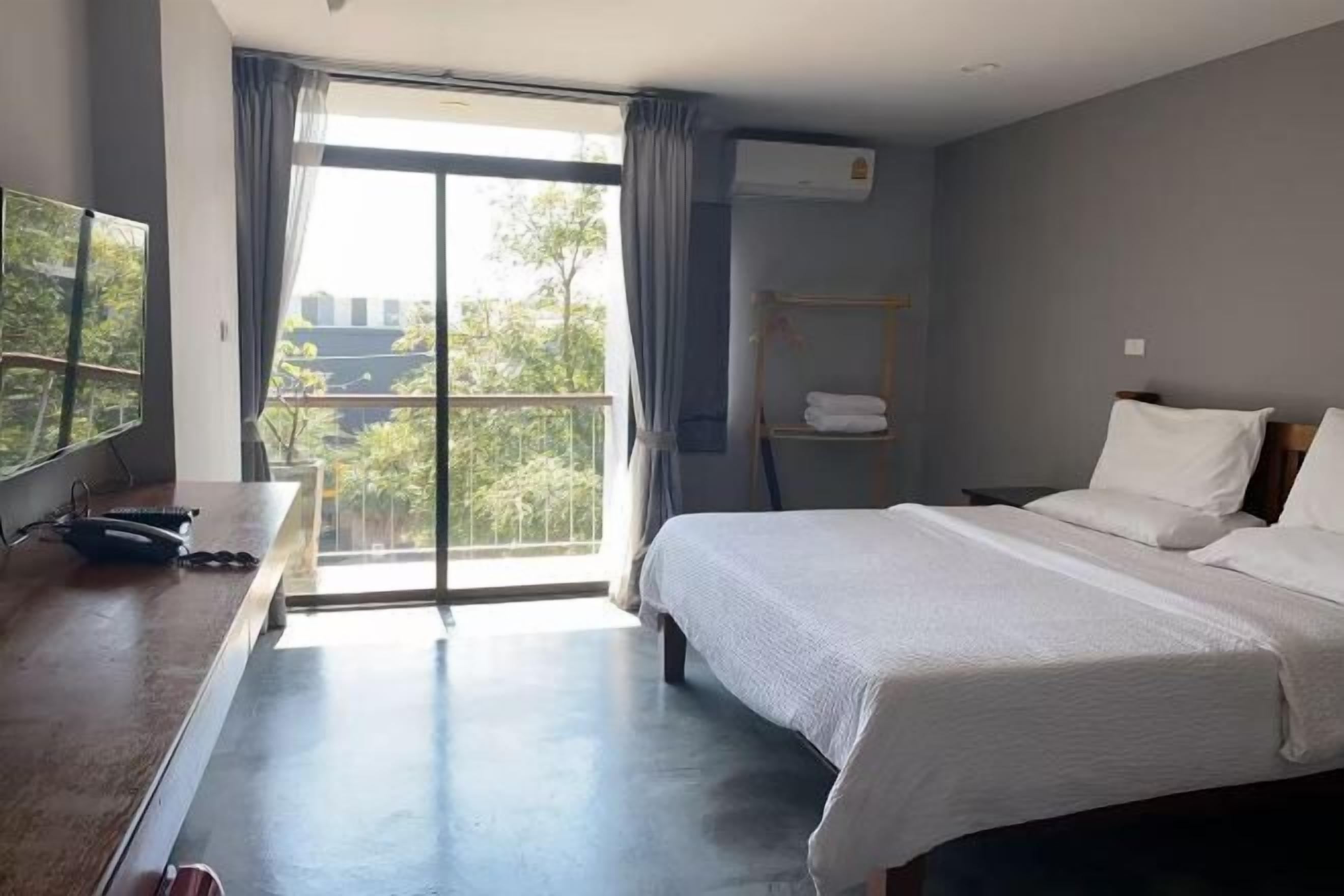 Bureau, Wi-Fi gratuit, draps fournis