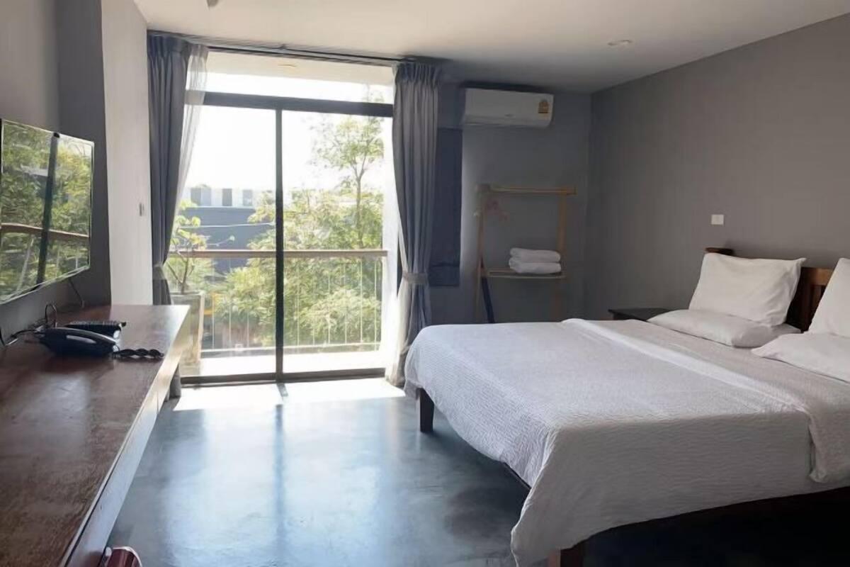 Bureau, Wi-Fi gratuit, draps fournis