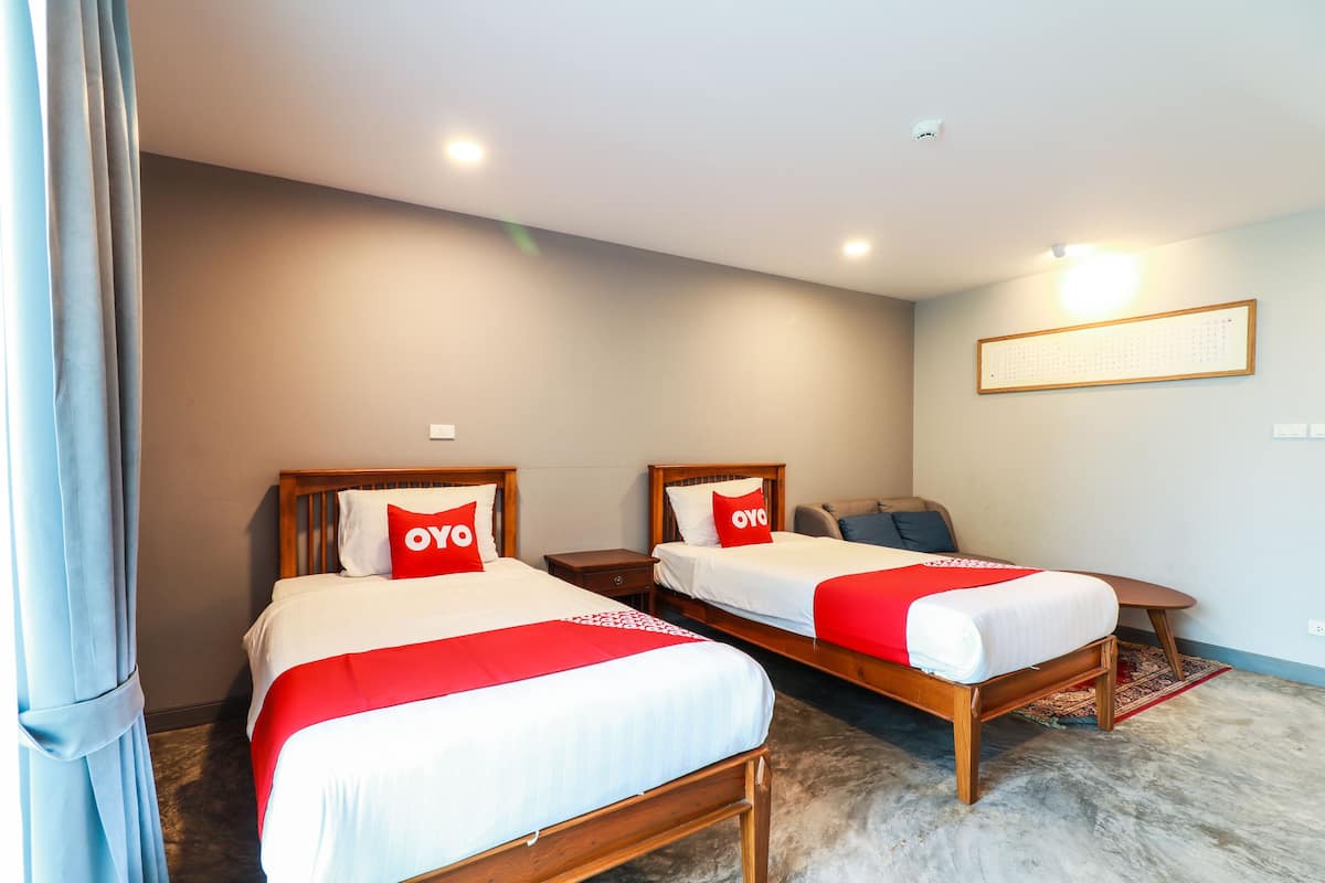 Deluxe Twin Room | Desk, free WiFi, bed sheets
