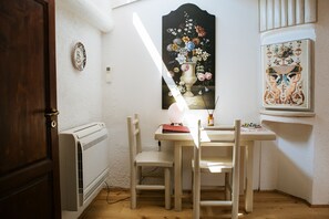 Comfort-Loft, 1 Queen-Bett und Schlafsofa, Nichtraucher, Kamin (Attic) | Wohnbereich