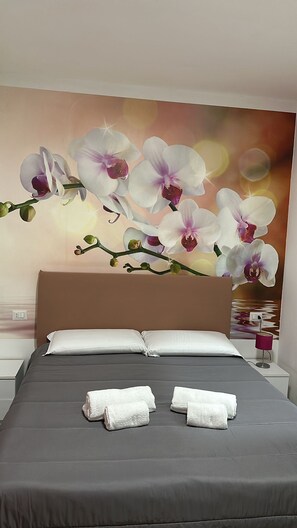Classic-Doppel- oder -Zweibettzimmer | Hochwertige Bettwaren, Betten mit Memory-Foam-Matratzen, Minibar