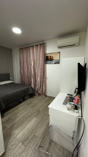 Classic-Doppel- oder -Zweibettzimmer | Hochwertige Bettwaren, Betten mit Memory-Foam-Matratzen, Minibar