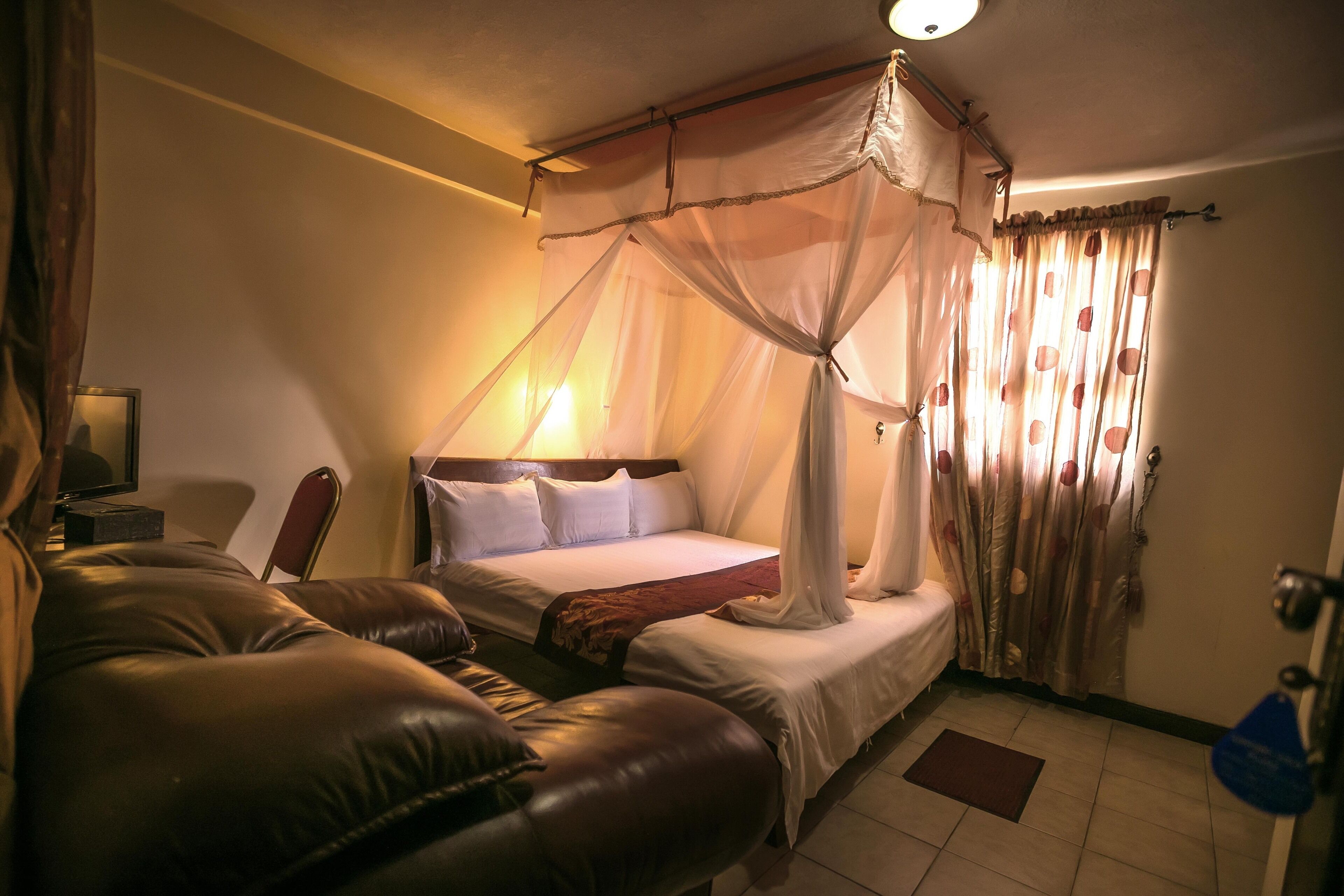 standard double room | desk, blackout curtains, soundproofing, iron/ironing board