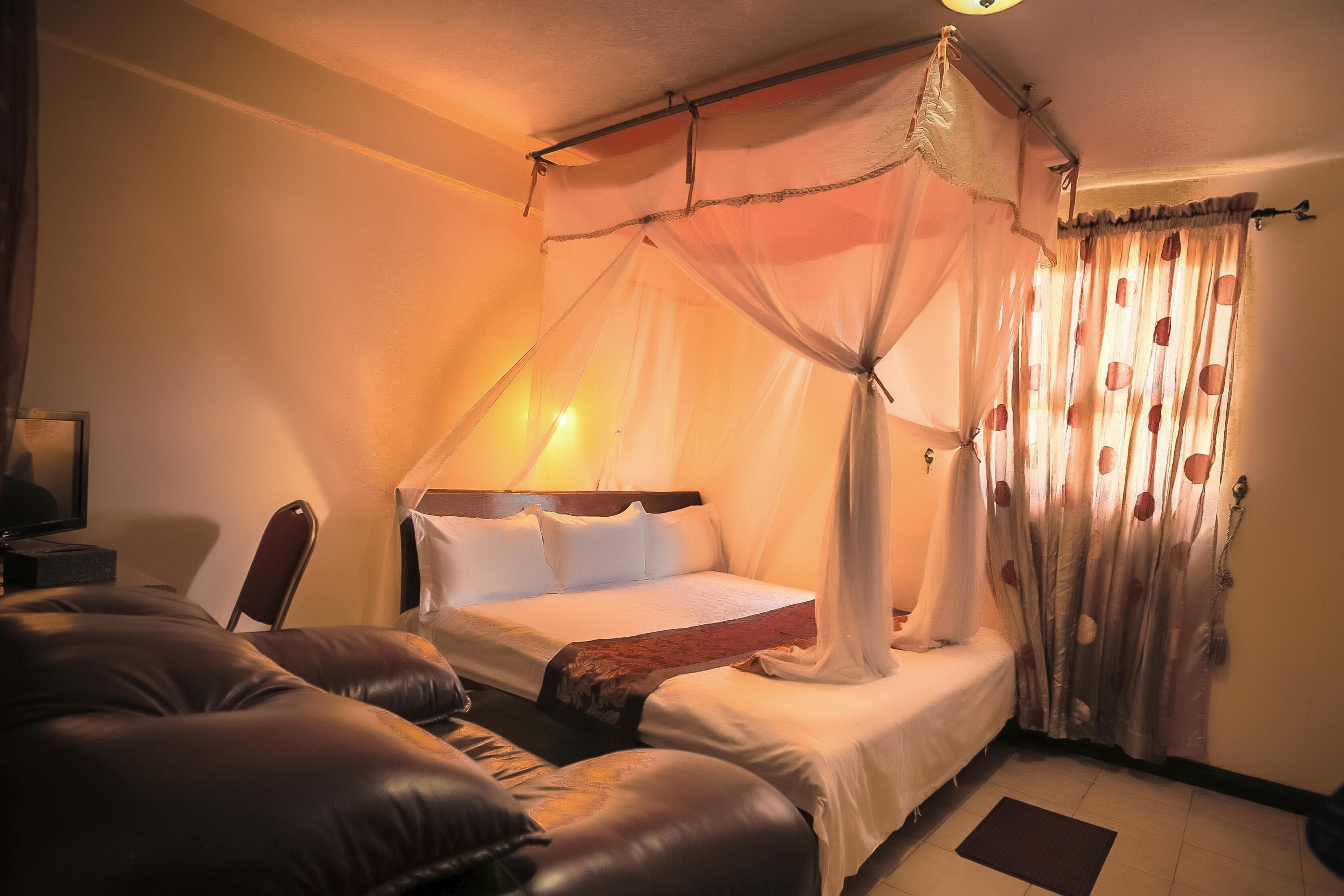 standard double room | desk, blackout curtains, soundproofing, iron/ironing board