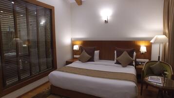 1 bedroom, premium bedding, minibar, desk