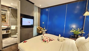 Minibar, in-room safe, desk, soundproofing