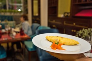 Food court - Hanoi La Storia Hotel (Hanoi)