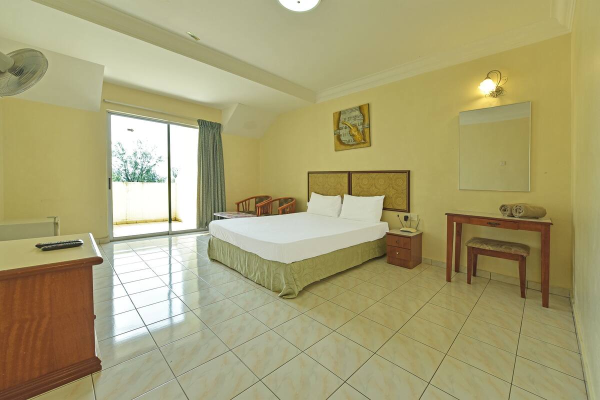 Premium Suite, Bathtub | View from room