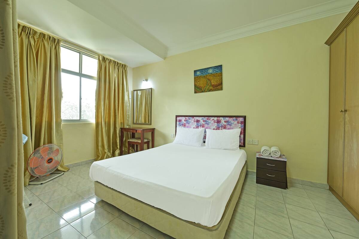 Room, 2 Bedrooms | Minibar, in-room safe, desk, laptop workspace