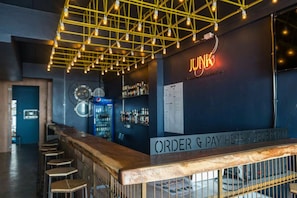 Bar (on property) - Betta Hostel (Chonburi)
