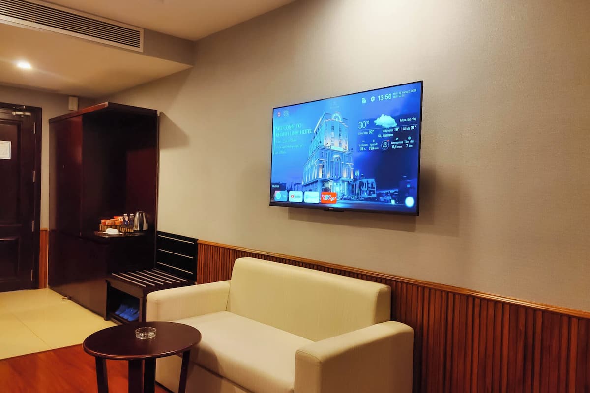 deluxe twin room | minibar, desk, soundproofing, free wifi