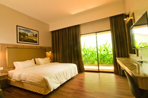 Superior King With Garden 1 | In-room safe, desk, iron/ironing board, free WiFi - MyDream Homestay (Ipoh)