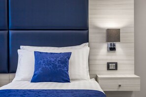 Quarto casal (no. 51) | Lençóis italianos Frette, roupas de cama premium, edredons de pluma