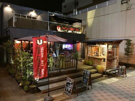 Fachada de la propiedad por la tarde o noche