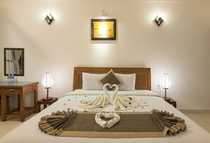 Deluxe Double Room, Balcony | Minibar, desk, soundproofing, free WiFi - Luna Villa Homestay (Da Nang)