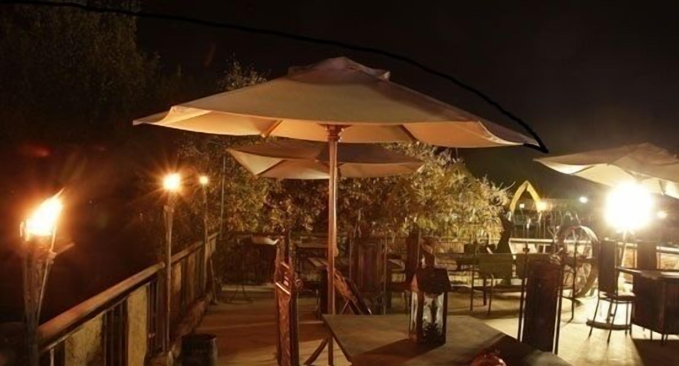 Frühstück, Mittagessen, Abendessen, lokale und internationale Küche 