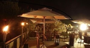 Breakfast, lunch, dinner served; local and international cuisine  - The Green Acorn Guest House (Setsoto)