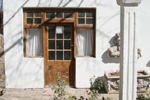 Exterior - The Green Acorn Guest House (Setsoto)