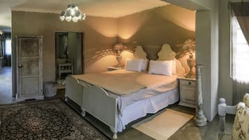 Premium bedding, in-room safe, desk, iron/ironing board