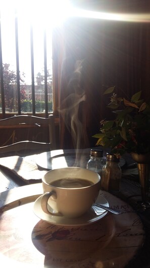 Daily full breakfast (ZAR 50.00 per person) - The Green Acorn Guest House (Setsoto)