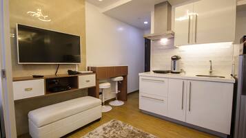 Superior Room, 1 Bedroom | Private kitchenette | Full-sized fridge, microwave, stovetop, rice cooker