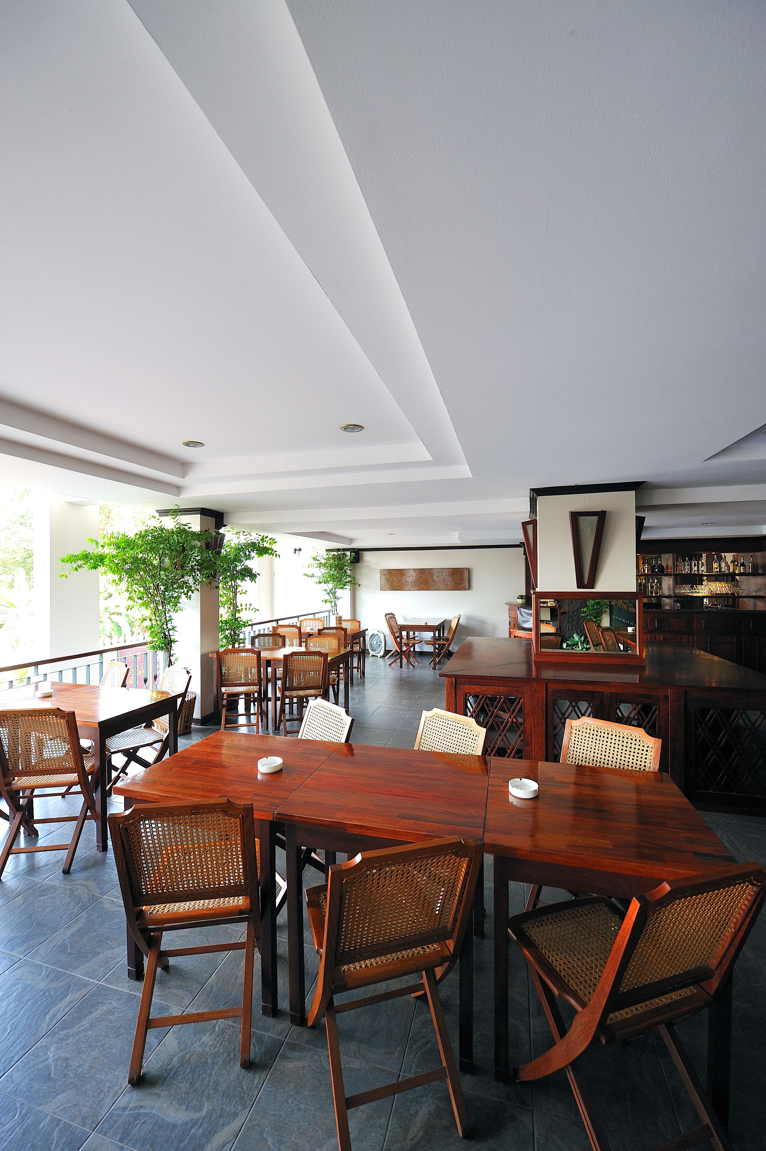 daily buffet breakfast (usd 7 per person)