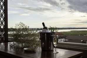 Balcony - Lao Orchid Hotel (Vientiane)