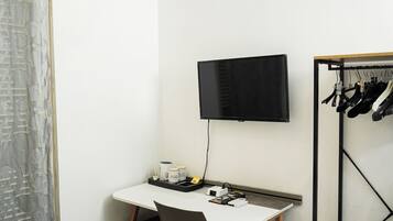 Economy Room, 1 Double Bed | In-room safe, desk, soundproofing, free WiFi