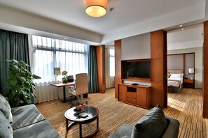 Standard Suite | Living area | TV - Rayfont International Hotel Shenyang (Shenyang)