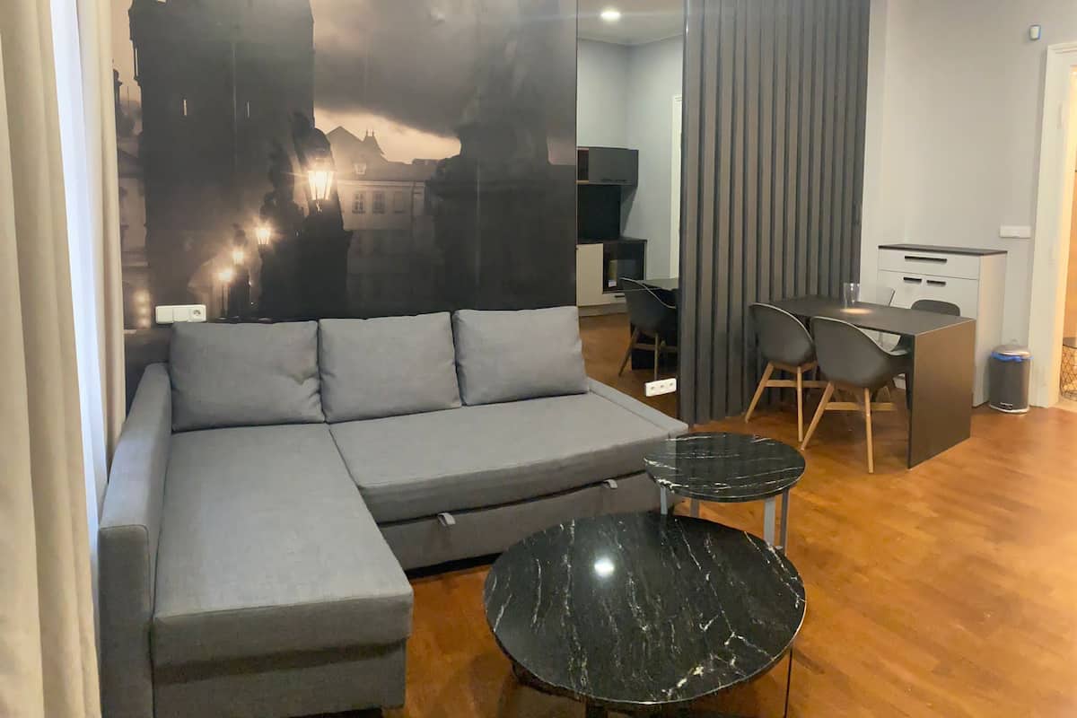 Apartment, 1 Bedroom (Ground Floor) | 1 bedroom, memory-foam beds, in-room safe, soundproofing